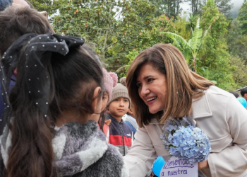 Vicepresidenta Karin Herrera respalda informe académico sobre sostenibilidad en la región del Trifinio. (Foto: Vicepresidencia)