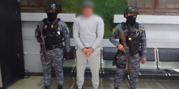 Autoridades guatemaltecas lo pusieron a disposición de agentes estadounidenses para su traslado. / Foto: Mingob.