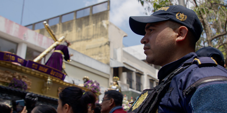 Con la implementación del Plan de Seguridad 17-2026, la PNC busca no solo prevenir hechos delictivos, sino también generar un ambiente de tranquilidad. / Foto: PNC