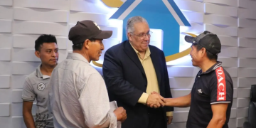 Más de 300 familias reciben certificados de subsidios habitacionales en distintos municipios del país. (Foto: Fopavi)