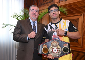 Bernardo Arévalo: Lester Martínez es motivo de orgullo para Guatemala