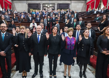 Congreso juramenta a los nuevos magistrados de la Corte de Constitucionalidad