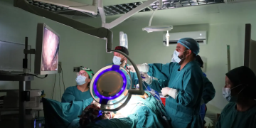 Hospital Regional de Occidente llevó a cabo una cirugía oncológica video laparoscópica. (Foto: MSPAS)
