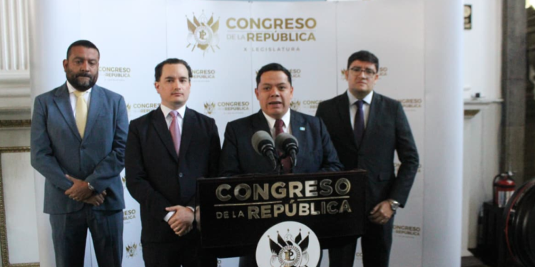 Superintendencia de Competencia recomienda reformas de la Ley de Hidrocarburos sobre las multas por incumplimientos de combustibles. / Foto: Congreso de la República.