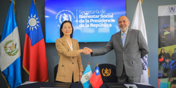 Autoridades de SBS y Embajada de la República de China (Taiwán). / Foto: SBS.