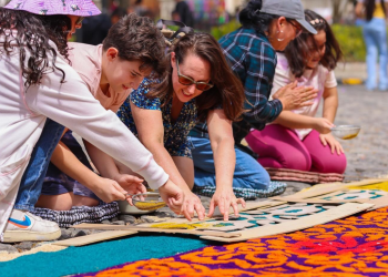 Las alfombras de Semana Santa son una tradición viva en Guatemala./Foto: Inguat.