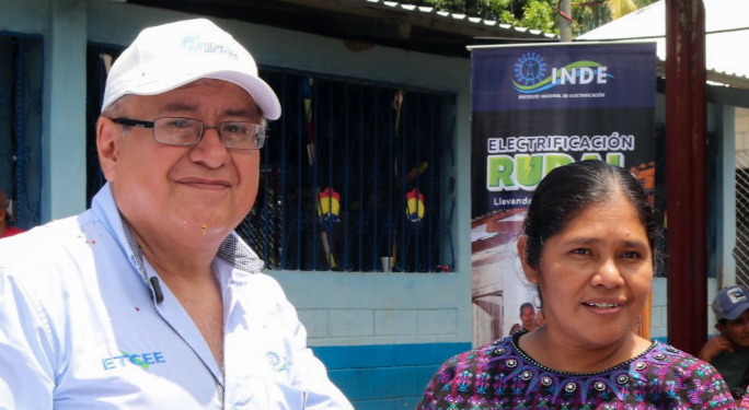 Inauguran proyecto de electrificación rural en Barillas, Huehuetenango. (Foto: INDE)
