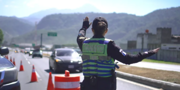 Agentes de tránsito desarrollan acciones de control, regulación y asistencia vial. / Foto: DT-PNC.