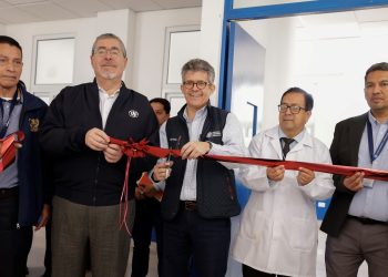 El presidente Bernardo Arévalo, durante la inauguración del Centro de Salud Sur de Huehuetenango. /Foto: Dickéns Zamora