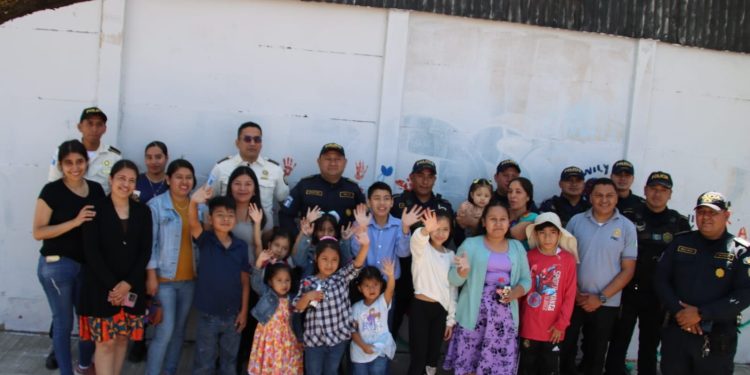 PNC recupera espacios con pinturas asociadas a la mara "18" y la mara "Salvatrucha". (Foto: PNC)