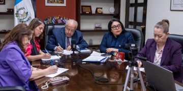 Minex trabaja en el fortalecimiento de medidas de seguridad para los connacionales en Medio Oriente. (Foto: Minex)