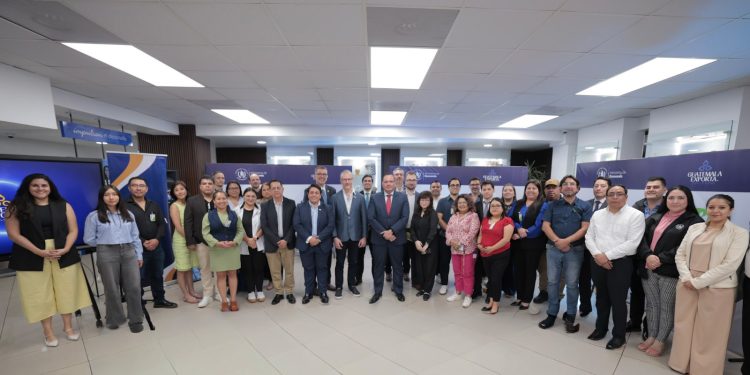 Realizan misión comercial con empresarios de Guatemala y Canadá