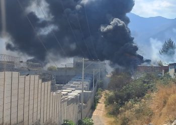 Imagen de las proporciones del incendio cuando se encontraba activo. / Foto: @SantosDalia.