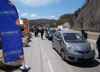 PNC realiza operativo preventivo en ruta al Atlántico por Plan Verano Seguro 2026. (Foto: PNC Tránsito)
