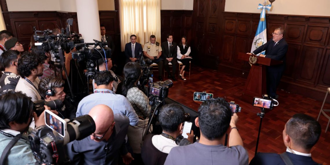 El presidente Bernardo Arévalo anuncia la prórroga del estado de prevención por otros 15 días.