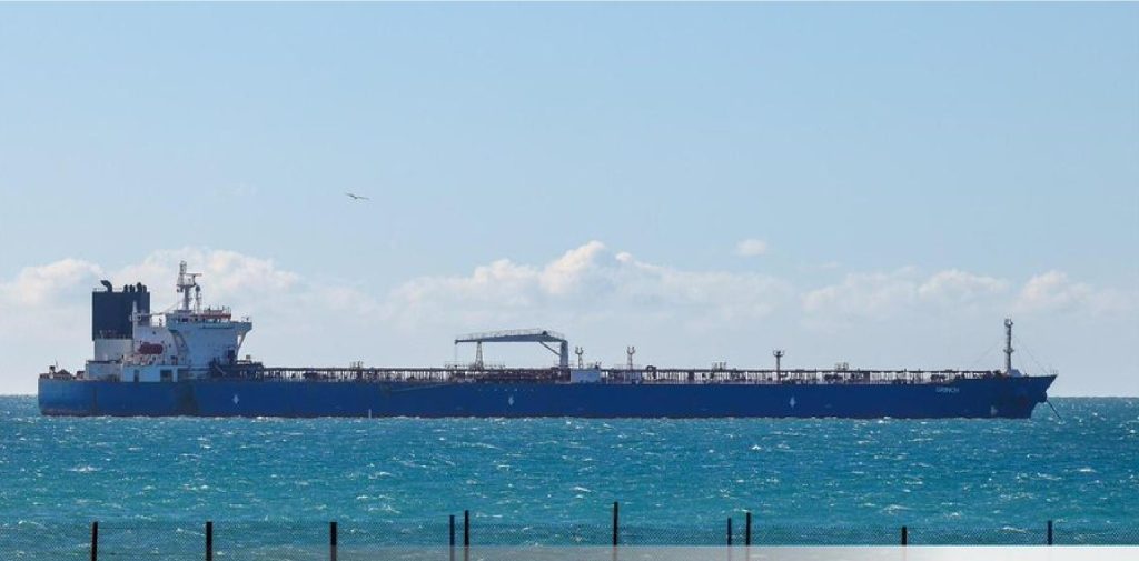 Petrolero ruso llega a Cunba con unas 100 mil toneladas de carburantes.