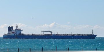 Petrolero ruso llega a Cunba con unas 100 mil toneladas de carburantes.