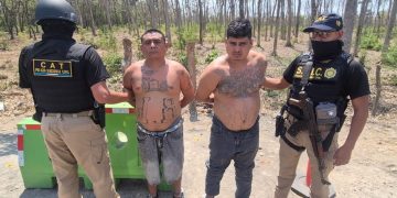 Los dos pandilleros fueron llevados a la frontera San Cristóbal, Jutiapa, donde los entregaron a autoridades salvadoreñas.