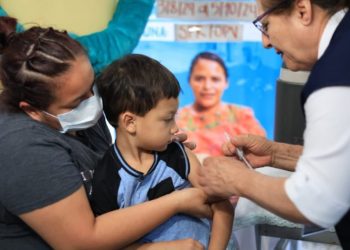 Ministerio de Salud intensifica la vacunación contra el sarampión durante la época. (Foto: MSPAS)