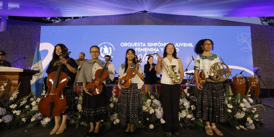 La Orquesta Sinfónica Juvenil Femenina y el Coro Alaíde Foppa promoverá el talento femenino en Alta Verapaz. / Foto: Alex Jacinto.