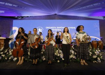 La Orquesta Sinfónica Juvenil Femenina y el Coro Alaíde Foppa promoverá el talento femenino en Alta Verapaz. / Foto: Alex Jacinto.