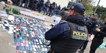 Localizan más de 400 teléfonos celulares durante requisa en Pavón. / Foto: PNC.