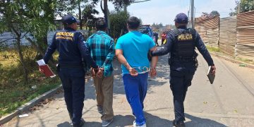 La PNC informó sobre la captura de dos presuntos sicarios vinculados a la pandilla Barrio 18. / Foto: PNC