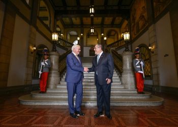 Presidente Bernardo Arévalo junto a su homólogo de Alemania. / Foto: SCSP.
