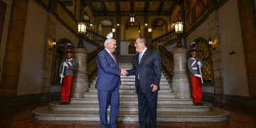 Presidente Bernardo Arévalo junto a su homólogo de Alemania. / Foto: SCSP.