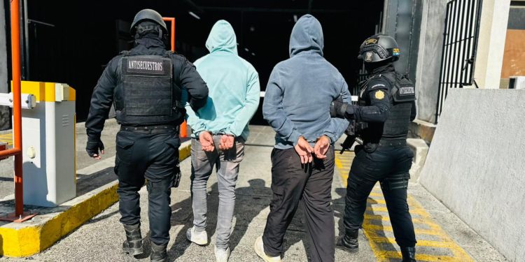 Capturas durante allanamientos, por secuestros. / Fotos: PNC.