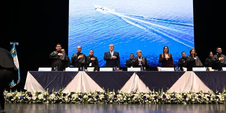 Acto de toma de posesión de los magistrados del TSE. / Foto: Byron de la Cruz.