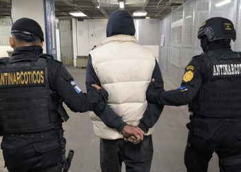 Las autoridades reportaron la captura de cinco personas, además de la remisión de un menor de 16 años / Foto: PNC