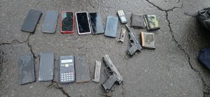 Objetos incautados tras las aprehensiones. / Foto: PNC.