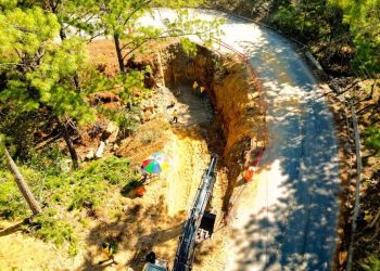 Covial ejecuta trabajos para prevenir daños en carretera./Foto: CIV.