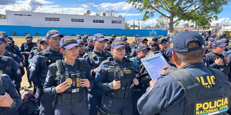 PNC despliega equipo policial para seguridad en playas y procesiones. (Foto: PNC)