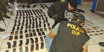 Arsenal incautado en operativo en Huehuetenango. / Foto: PNC