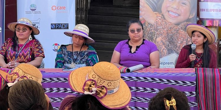 Realizan conversatorio “Voces de Mujeres” en Quiché