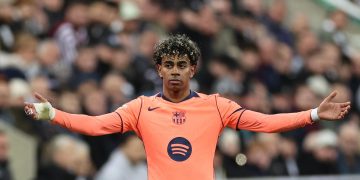 Lamine Yamal rescata el empate para el Barcelona en la Champions League