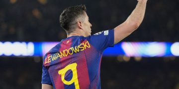 Lewandoswki supera récord histórico de Messi en la Champions League