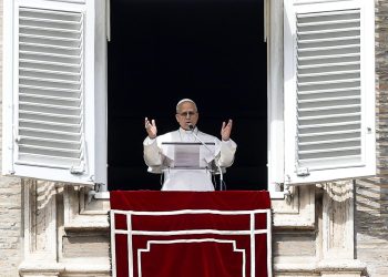 El papa León XIV instó a detener el conflicto bélico en Oriente Medio y usar la diplomacia. / Foto: EFE.