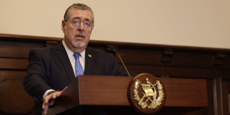 Presidente Bernardo Arévalo en La Ronda.