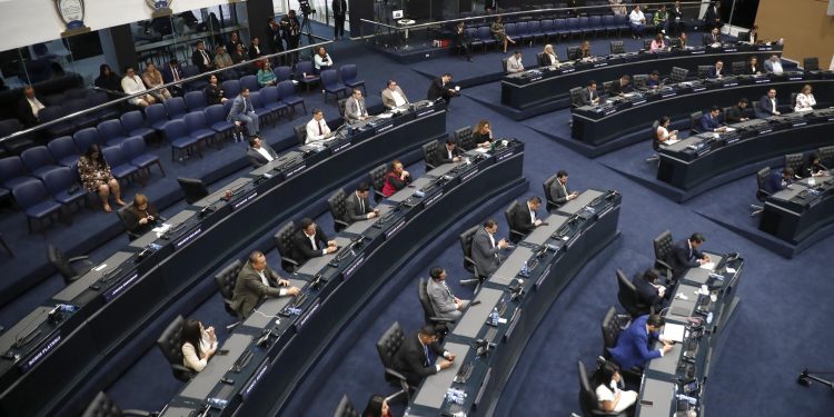 Congreso de El Salvador aprueba reforma constitucional sobre la cadena perpetua. / Foto: EFE.