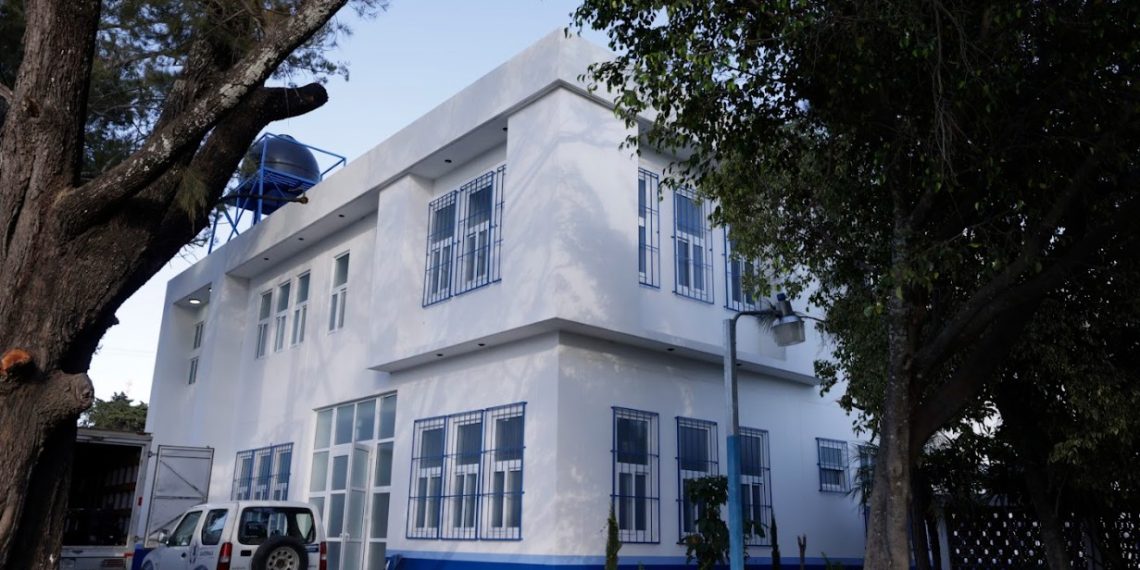 Presidente asiste a inauguración de centro de salud que beneficiará a más de 200 mil habitantes de Huehuetenango