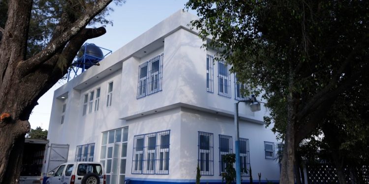 Presidente asiste a inauguración de centro de salud que beneficiará a más de 200 mil habitantes de Huehuetenango