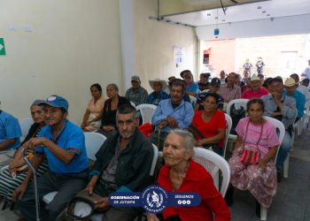 Entregan notificaciones como parte del Programa de Aporte Económico del Adulto Mayor en El Progreso, Jutiapa