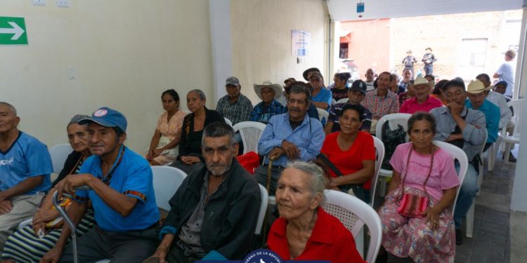 Entregan notificaciones como parte del Programa de Aporte Económico del Adulto Mayor en El Progreso, Jutiapa