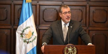 En vivo | Presidente Arévalo lidera La Ronda desde El Palacio Nacional de la Cultura