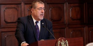 En vivo | Presidente Arévalo lidera La Ronda desde El Palacio Nacional de la Cultura