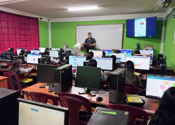 SIT instala internet en centros educativos públicos./Foto: CIV.