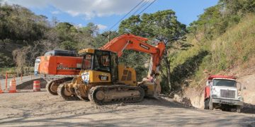 Avanza mejoramiento vial hacia la Frontera Anguiatú en Chiquimula